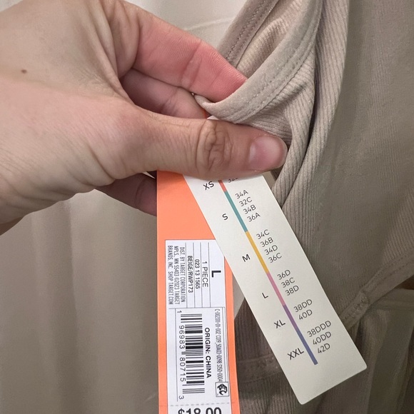 Cut-out Bodysuit - Picture 3 of 4